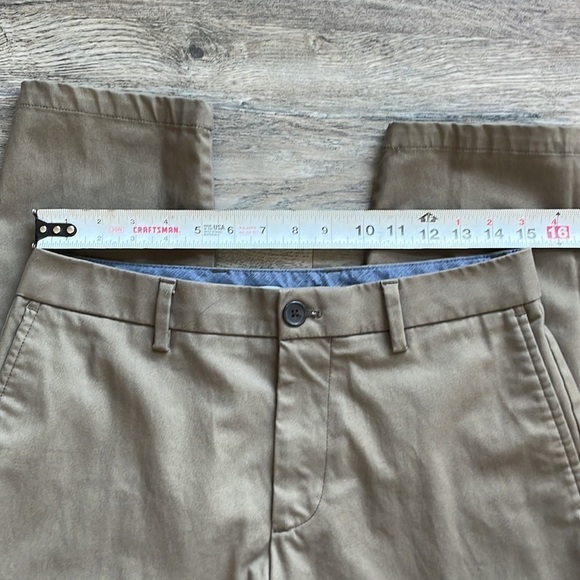 Old Navy Mens Brown Athletic Taper Pants with Built in Flex, Chino, size 30x30 - Picture 4 of 10